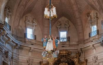 EL JÚBILO SE DESBORDA EN SANTA MARÍA EN LA CORONACIÓN DE LA MARE DE DÉU