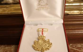 LA PATRONA DE ELCHE RECIBE LA MEDALLA DE ORO DE LA COFRADÍA DE LA MARE DE DÉU DE L’ASSUMPCIÓ DE LLÍRIA